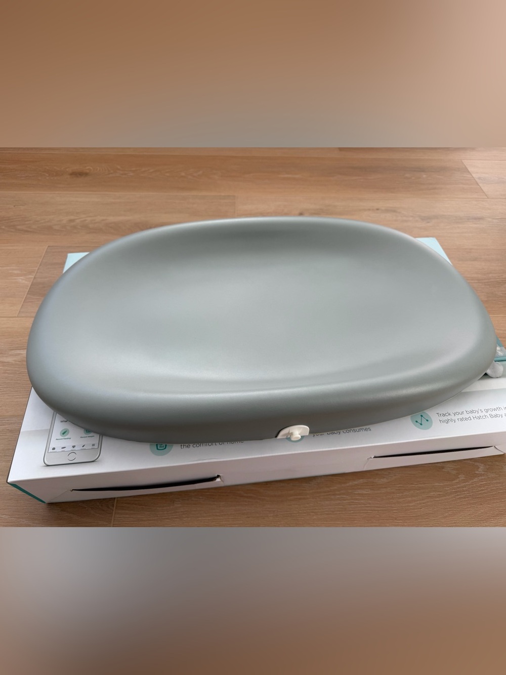 Hatch Grow Smart Changing Pad & Scale